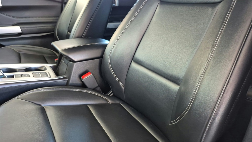 2024 Ford Explorer XLT photo 11