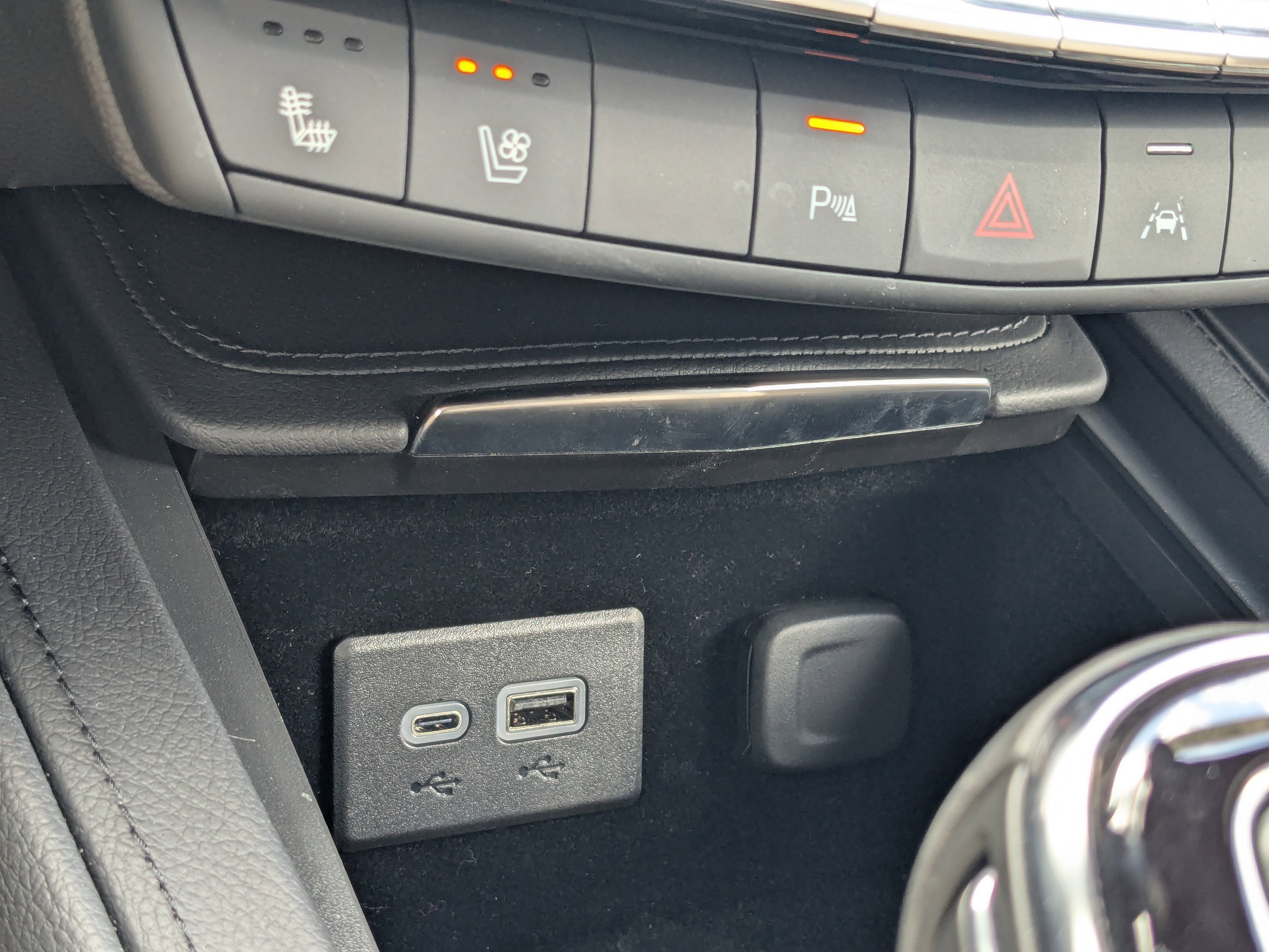 2024 Cadillac XT4 Premium Luxury photo 15