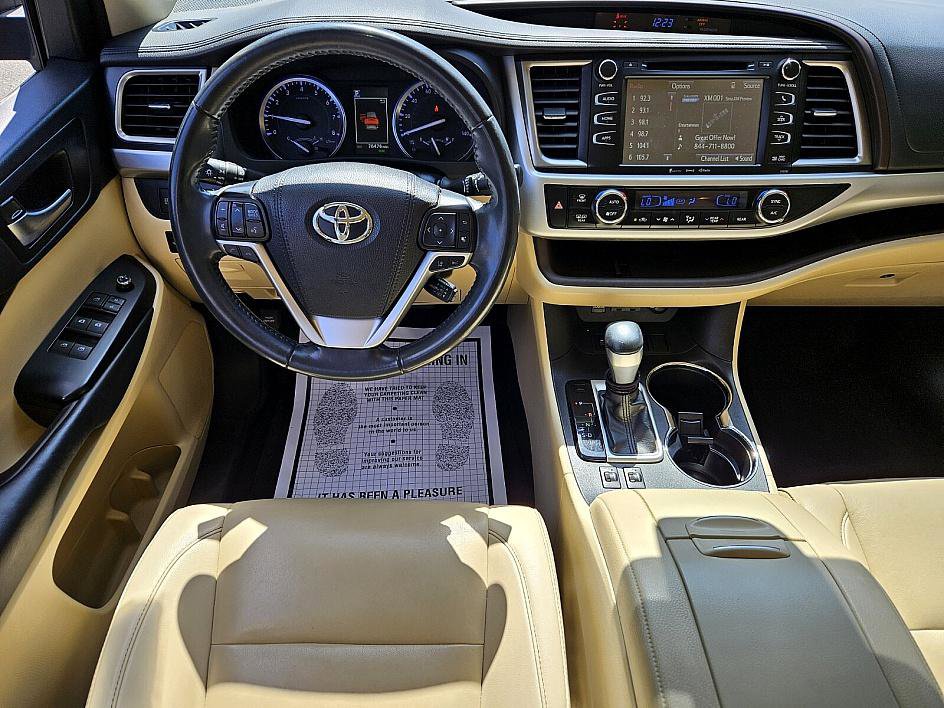 2019 Toyota Highlander XLE photo 9