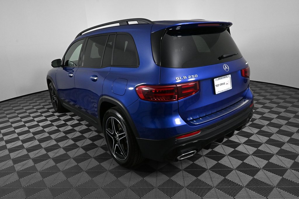2024 Mercedes Benz GLB 250 4MATIC photo 4