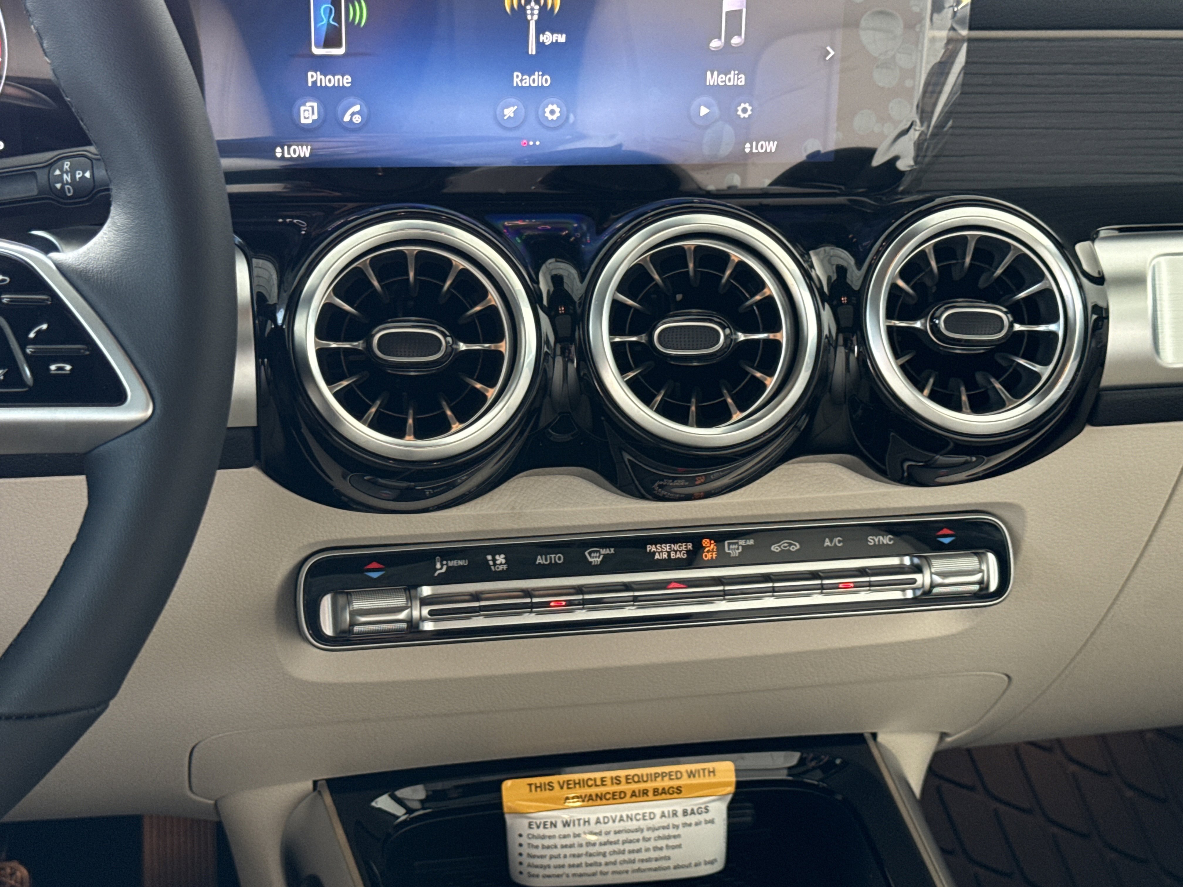 2026 Mercedes Benz GLB 250 photo 8