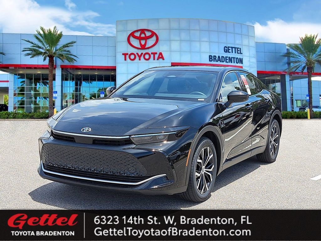 2026 Toyota Crown XLE's photo