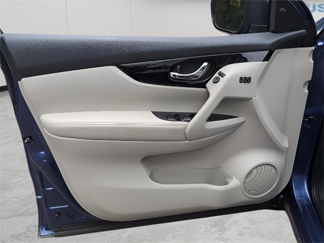 2021 Nissan Rogue Sport SL photo 12