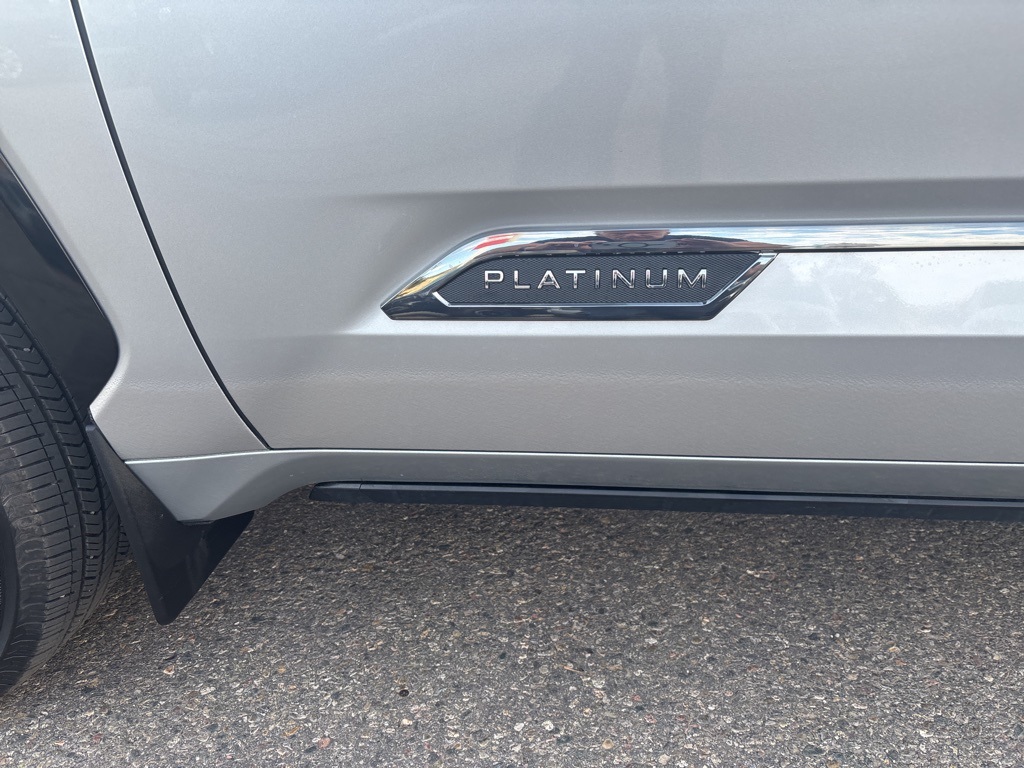 2025 Toyota Tundra Platinum photo 3
