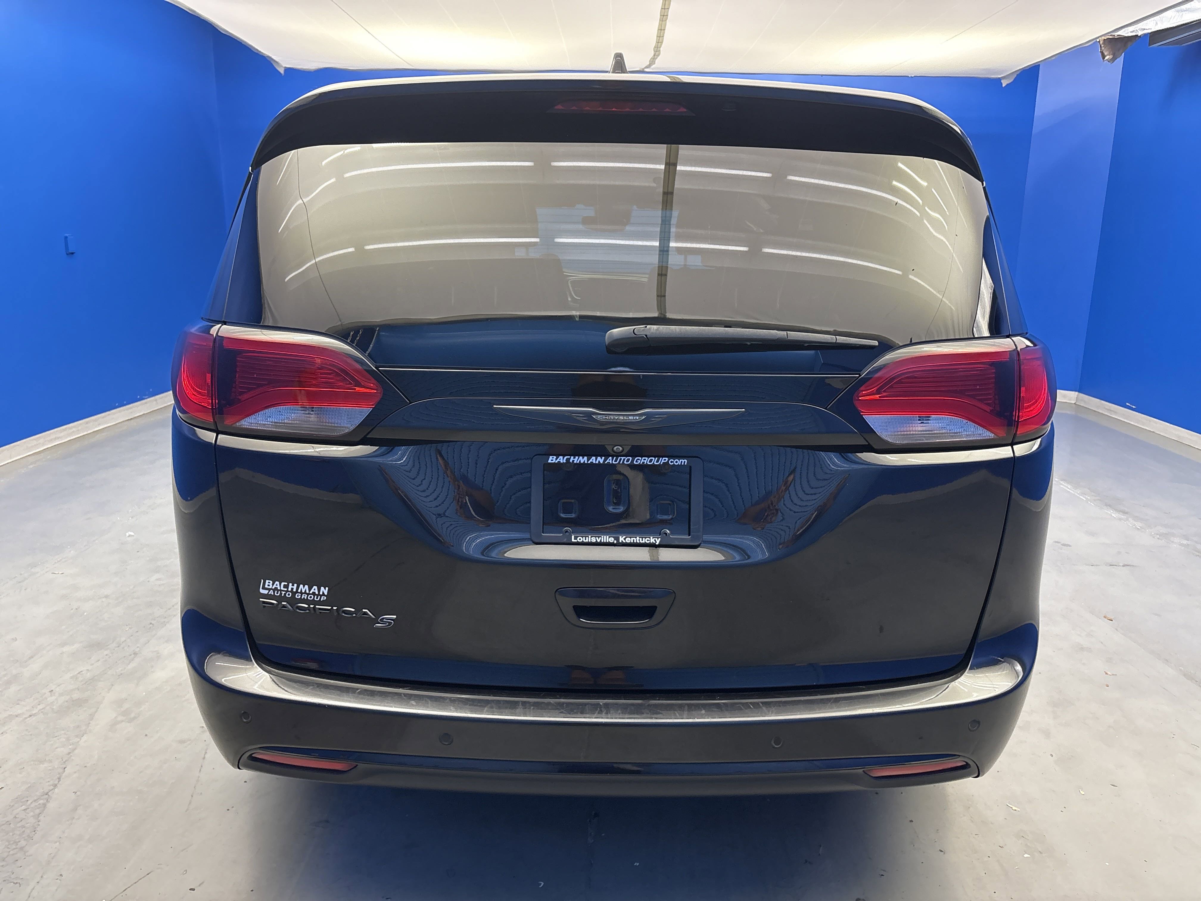 2020 Chrysler Pacifica Touring Plus photo 6