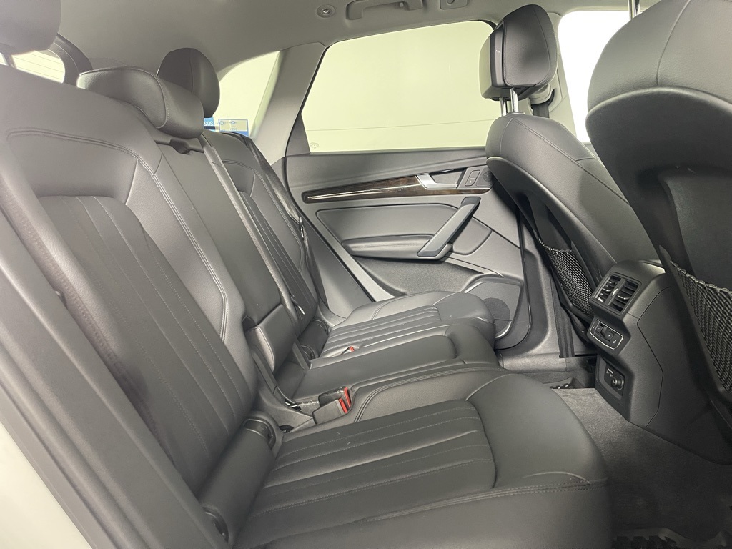 2020 Audi Q5 45 Premium Plus photo 23