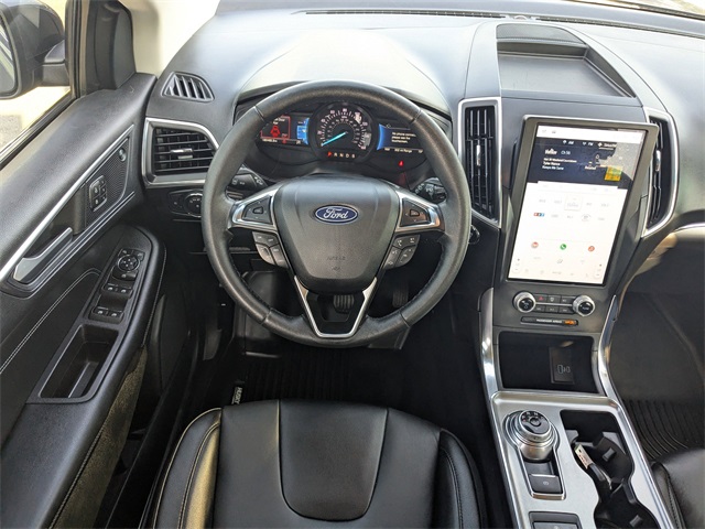 2022 Ford Edge Titanium photo 16