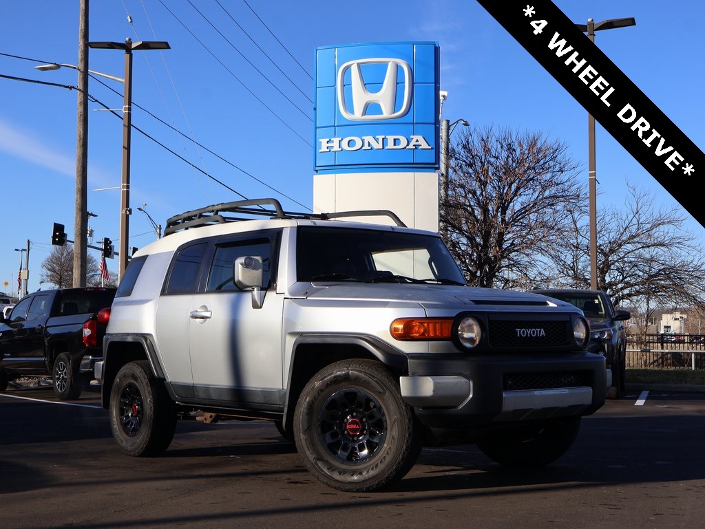 2007 Toyota FJ Cruiser Base's photo