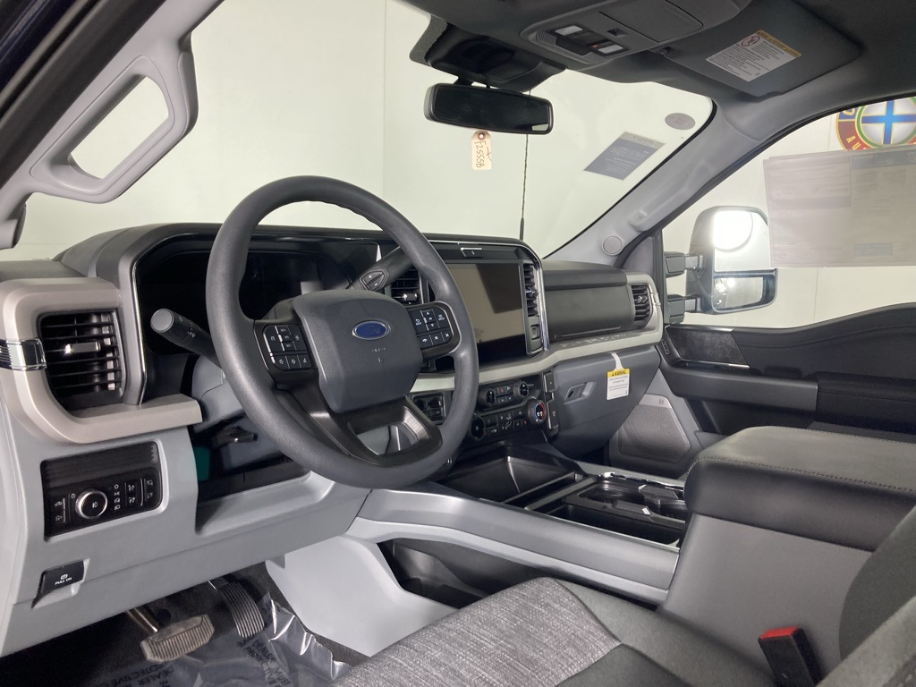 2025 Ford F-350 photo 7