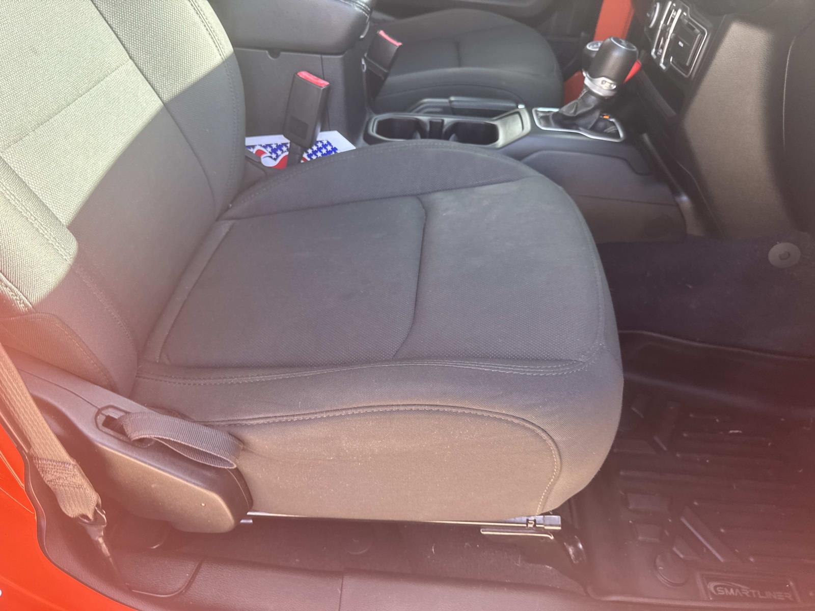 2020 Jeep Wrangler Unlimited Sahara photo 4