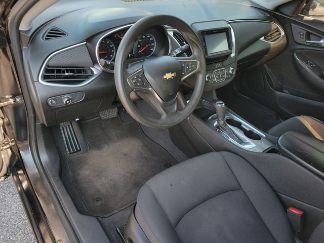 2020 Chevrolet Malibu photo 3