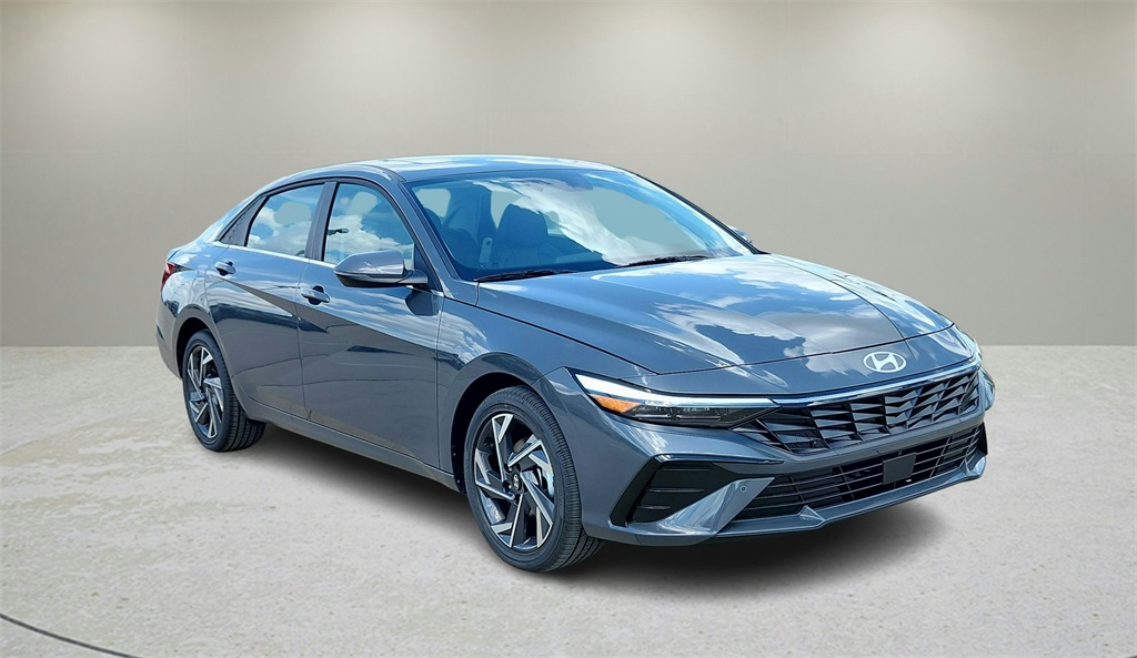 2025 Hyundai Elantra Limited's photo