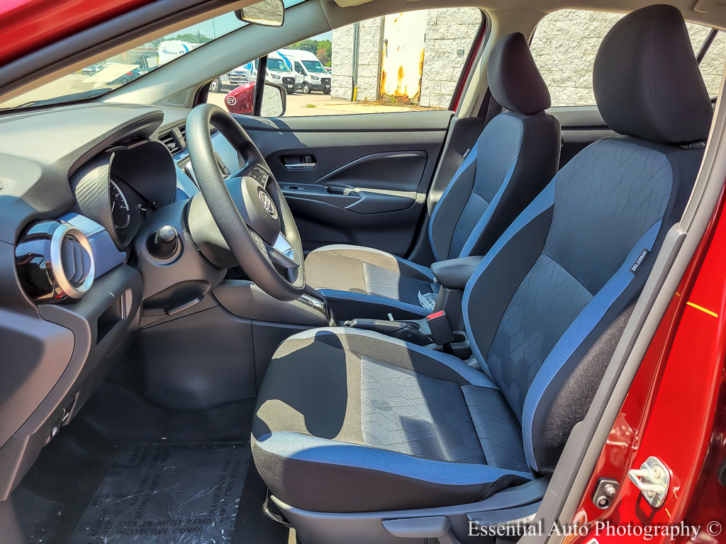 2025 Nissan Versa SV photo 8