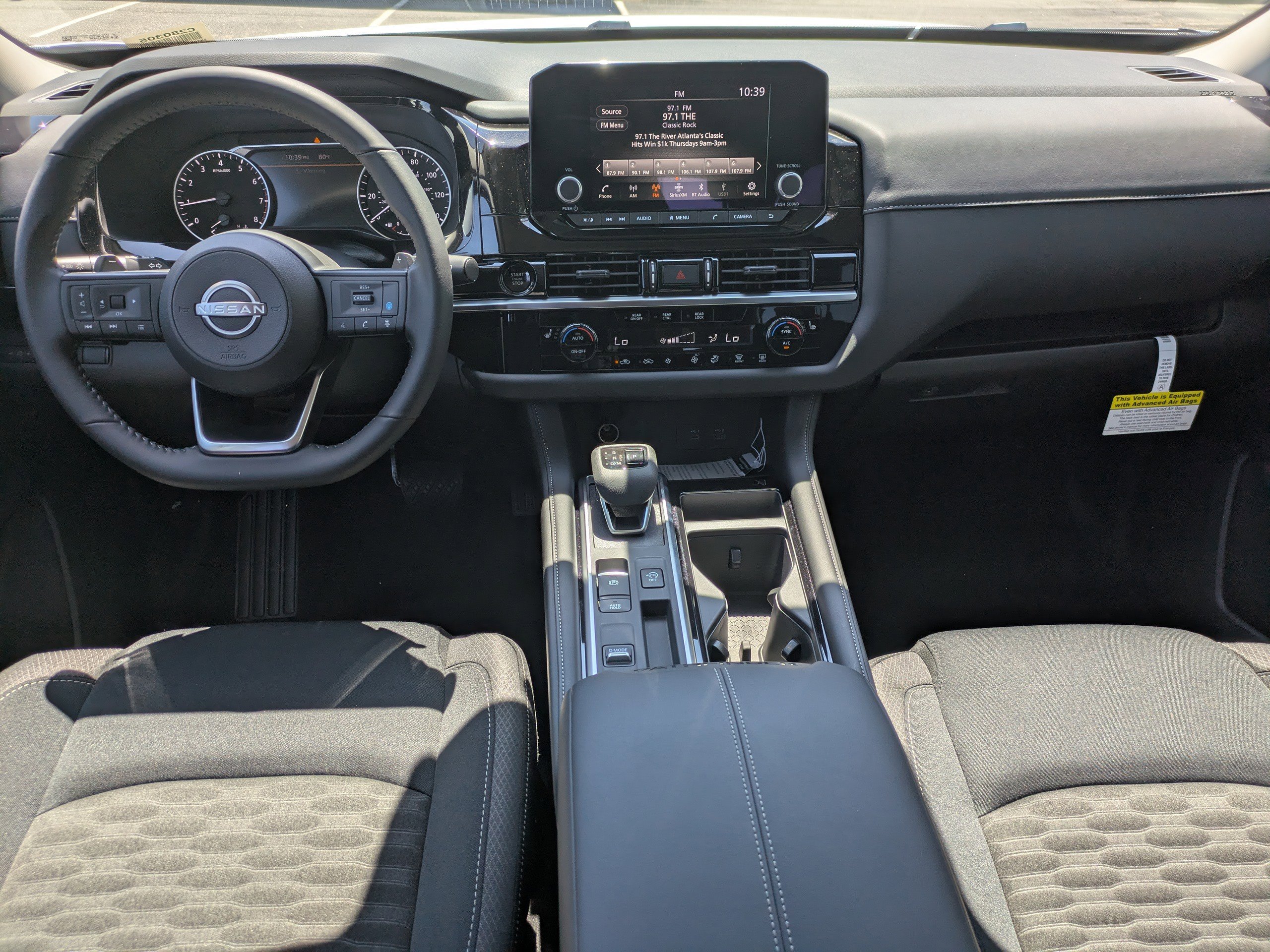 2025 Nissan Pathfinder SV photo 4