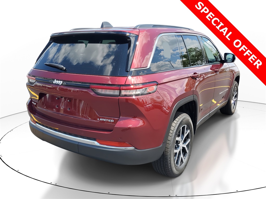 2025 Jeep Grand Cherokee Limited photo 3