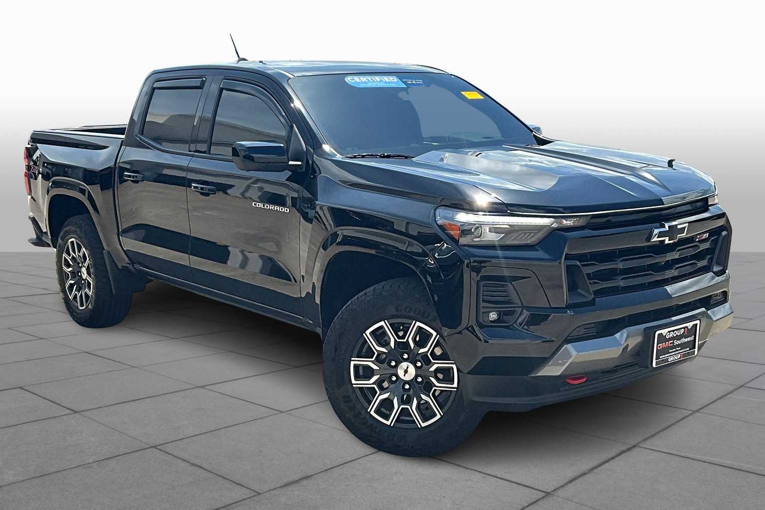 2024 Chevrolet Colorado Z71 photo 2