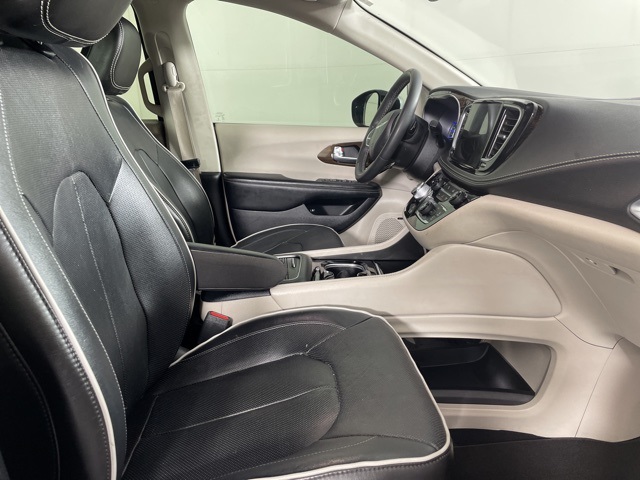 2022 Chrysler Pacifica Hybrid Limited photo 12