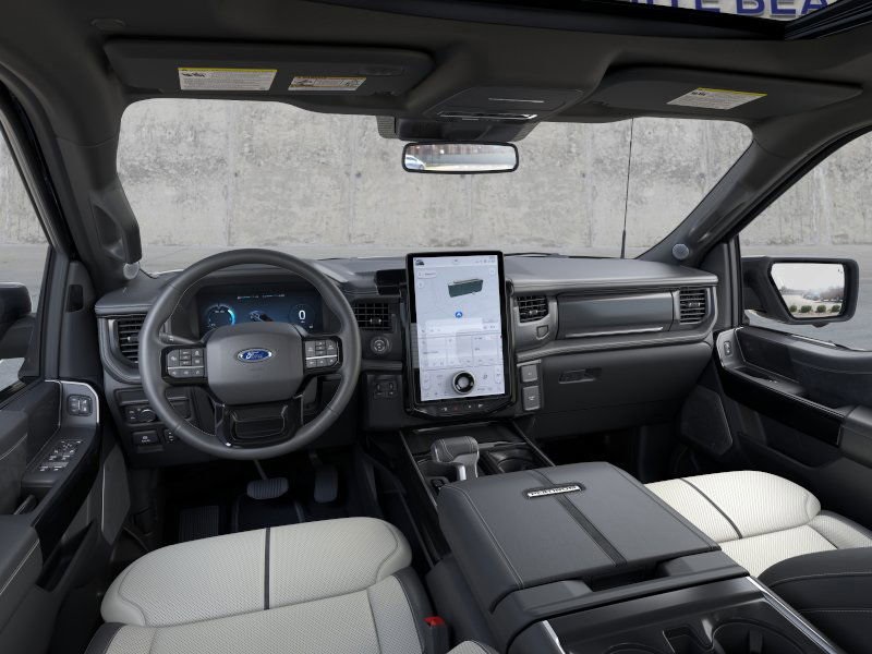 2025 Ford F-150 Lightning Platinum photo 4
