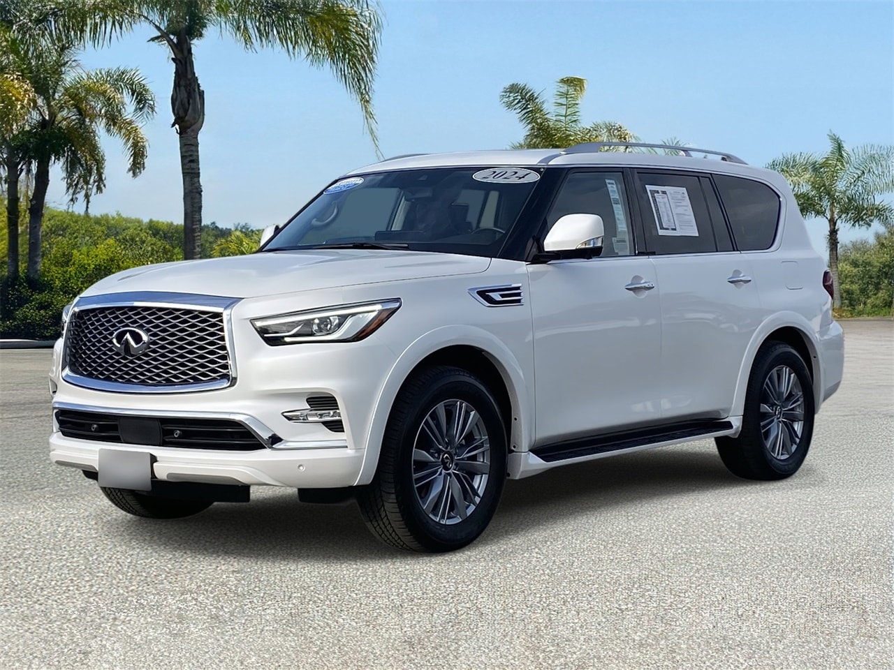 2024 INFINITI QX80 Luxe 4WD's photo
