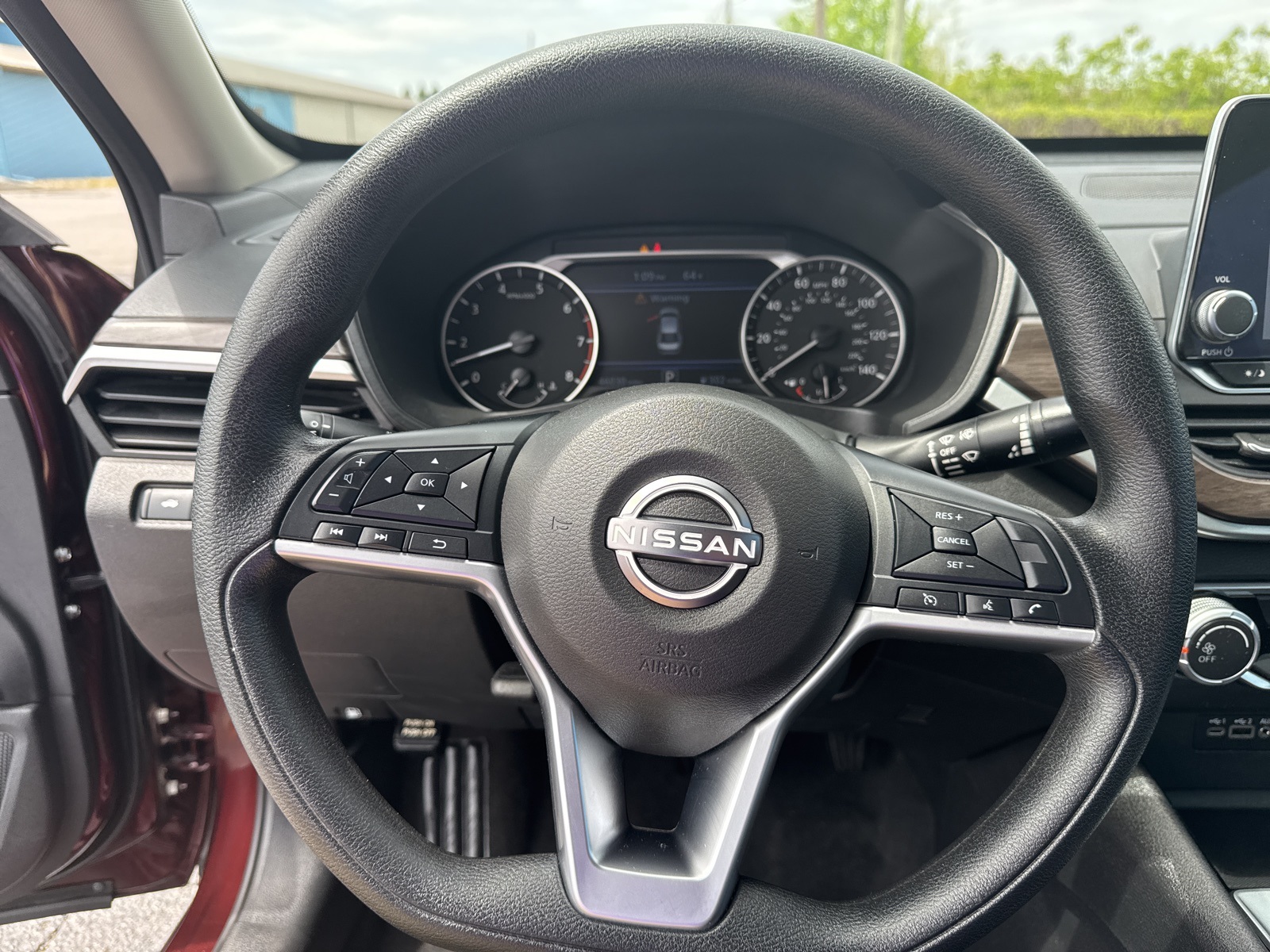 2024 Nissan Altima 2.5 SV photo 12