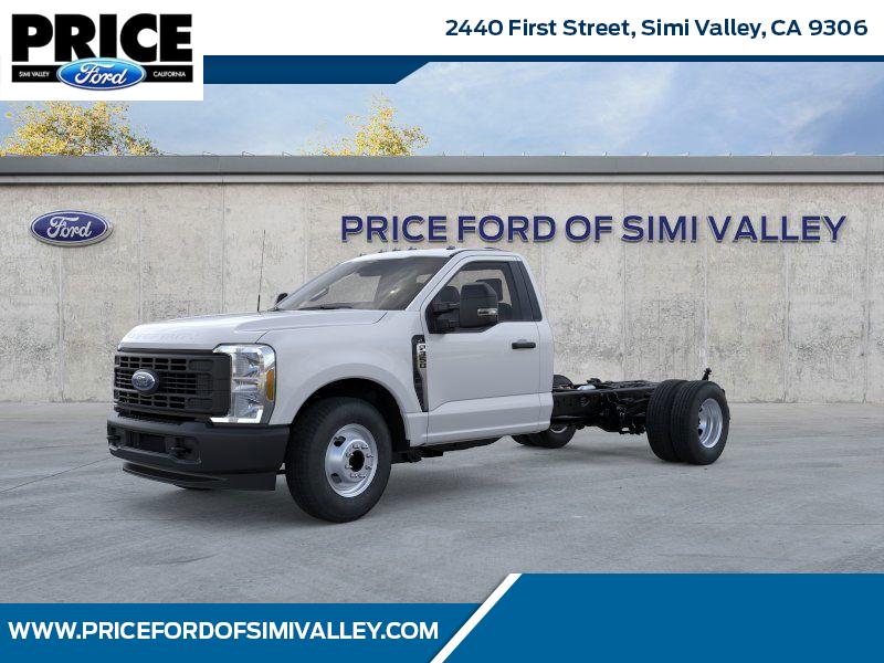 2026 Ford F-350 Super Duty Chassis Cab XL's photo
