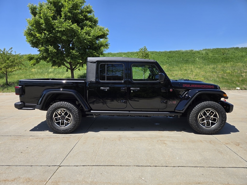 2025 Jeep Gladiator Rubicon photo 2