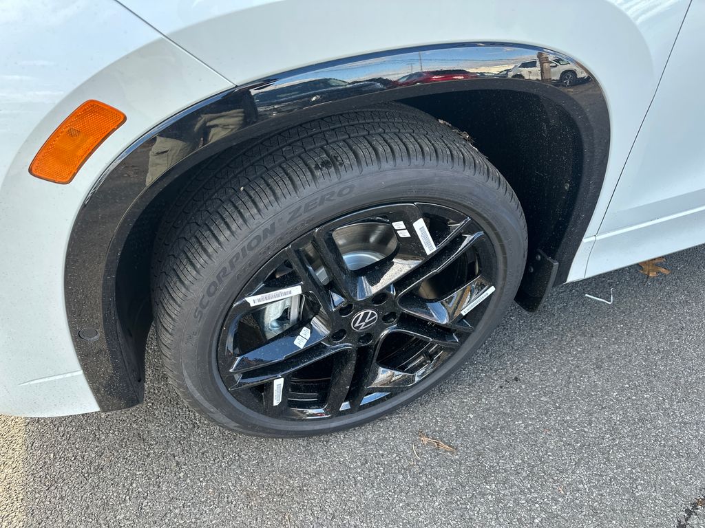 2026 Volkswagen Tiguan SE R-Line Black photo 2