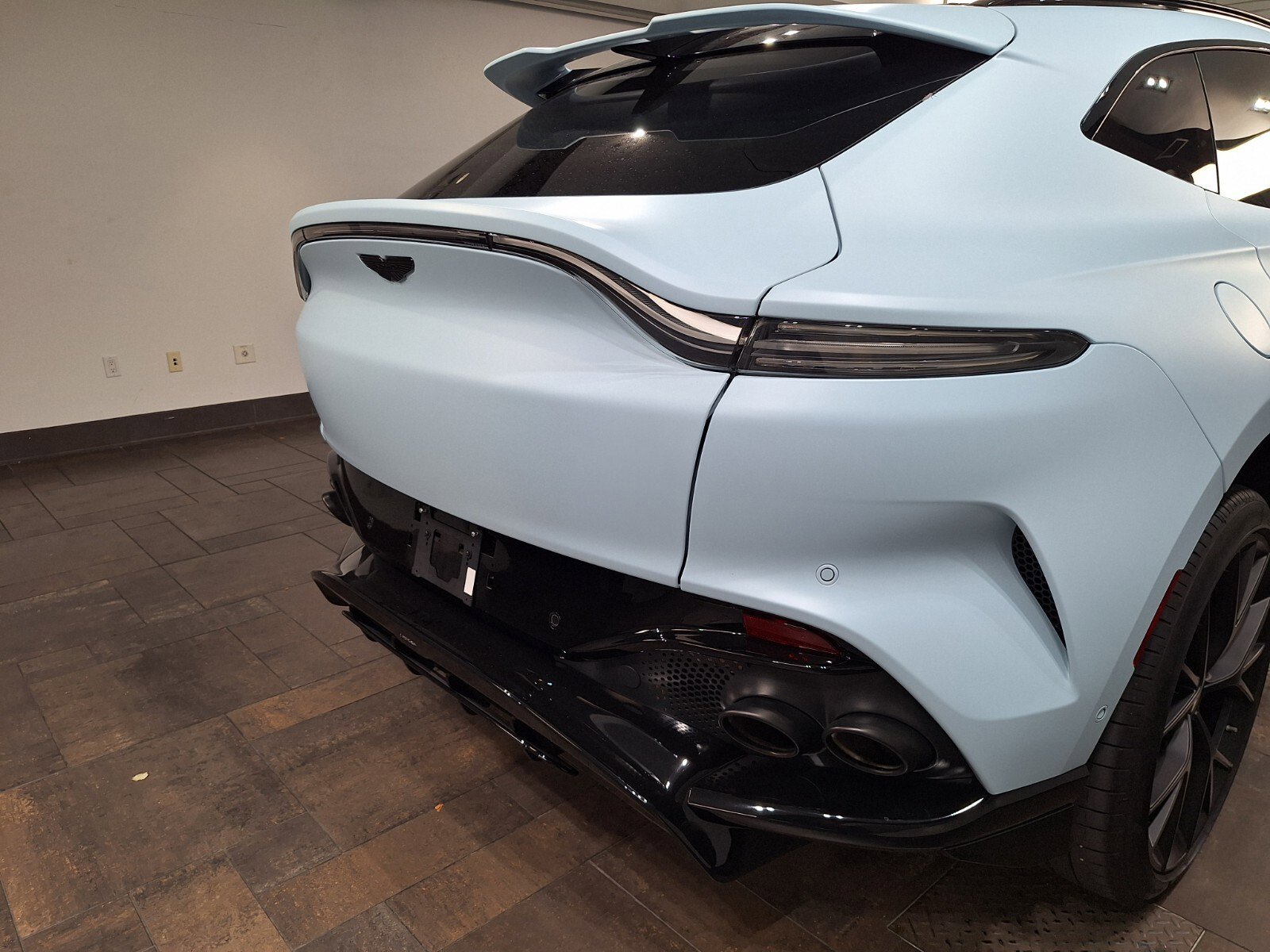 2025 Aston Martin DBX AM8 DBX707 photo 7
