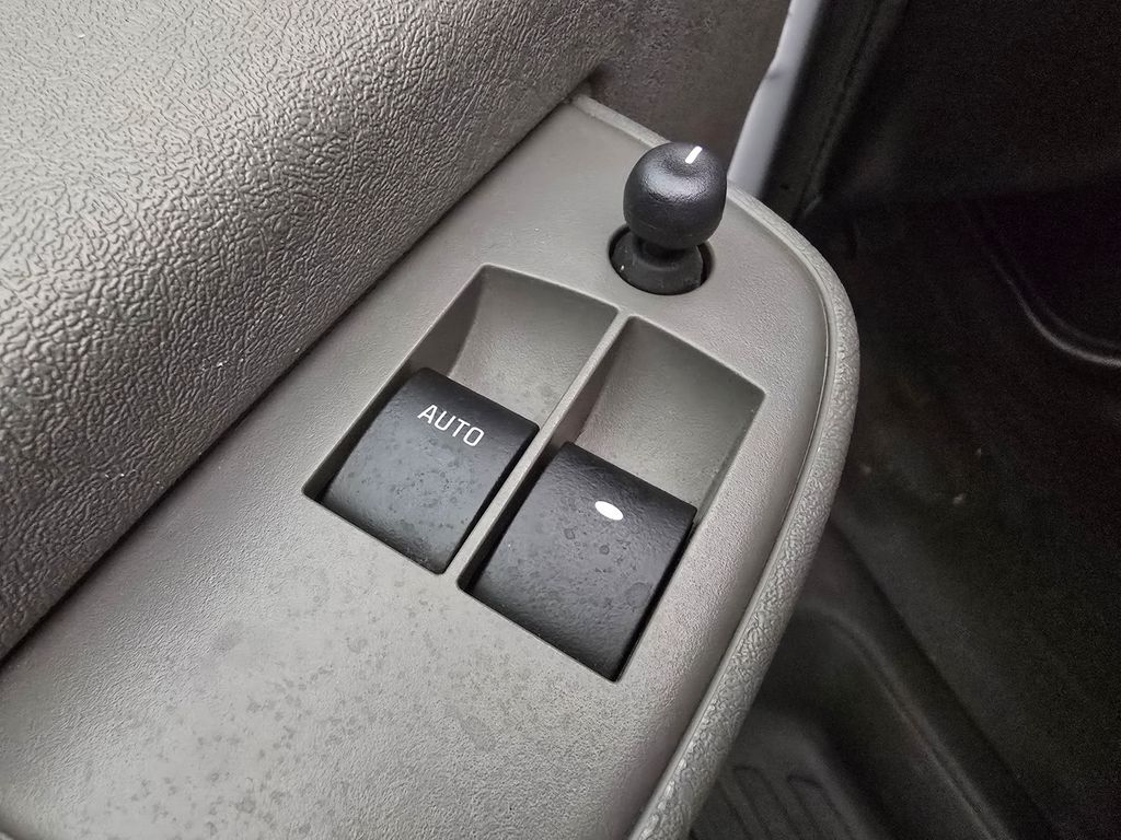 2022 Chevrolet Express 3500 LS photo 3