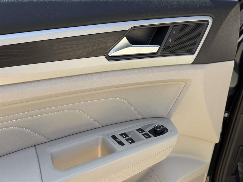 2023 Volkswagen Atlas V6 SE Technology photo 25