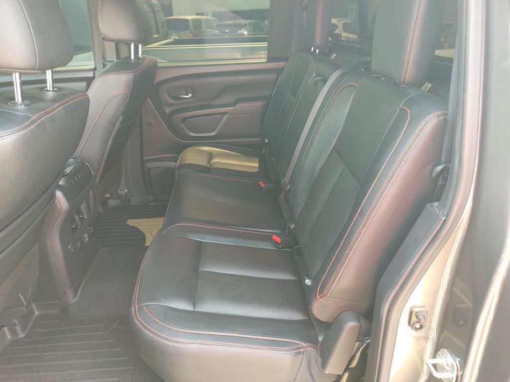 2020 Nissan Titan PRO-4X photo 13