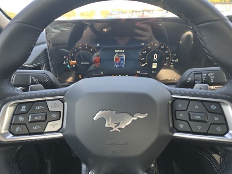 2025 Ford Mustang GT Premium photo 11