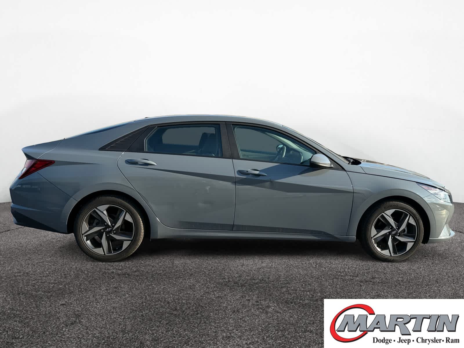 2023 Hyundai Elantra SEL photo 6