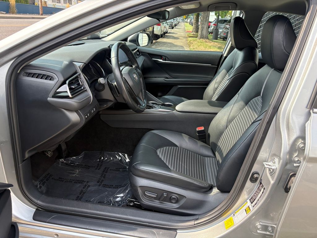 2021 Toyota Camry SE photo 15