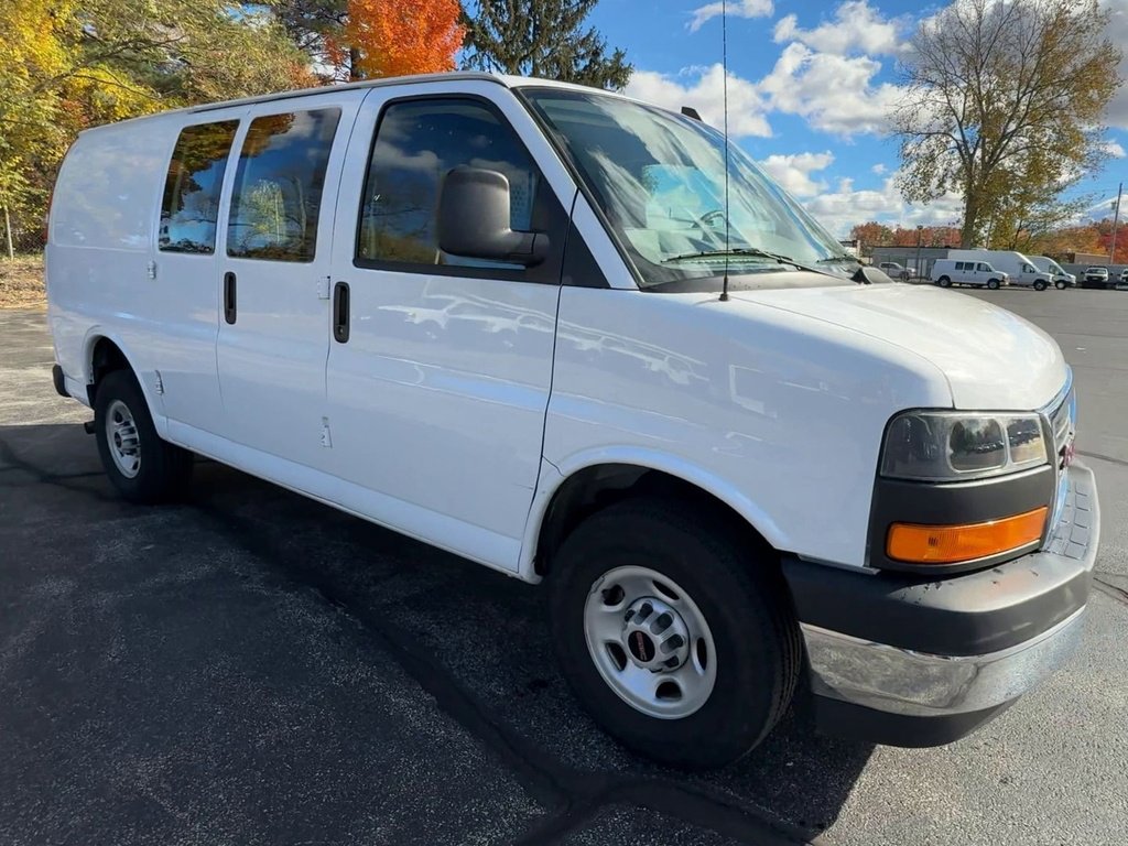 2024 Gmc Savana Cargo 2500 photo 2