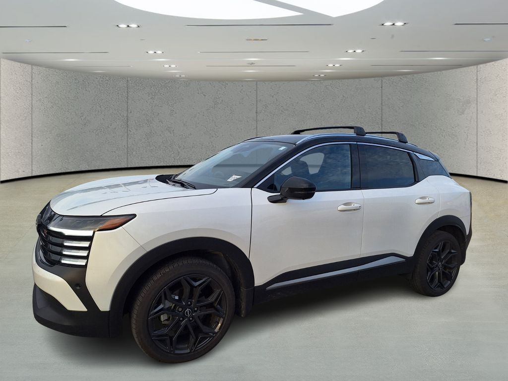 2025 Nissan Kicks SR AWD's photo