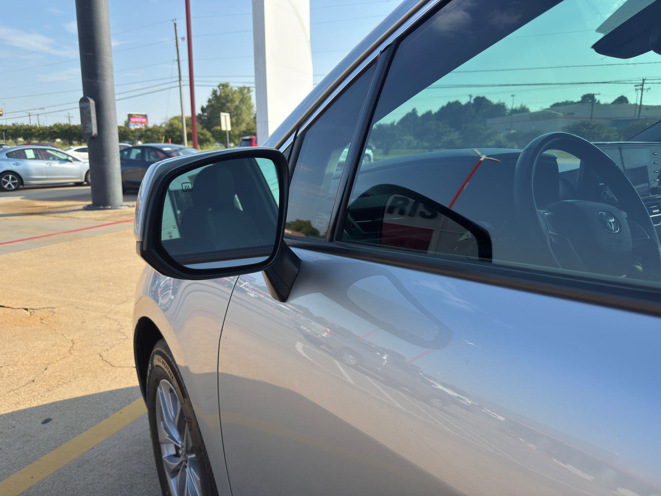 2022 Toyota Sienna XLE photo 20