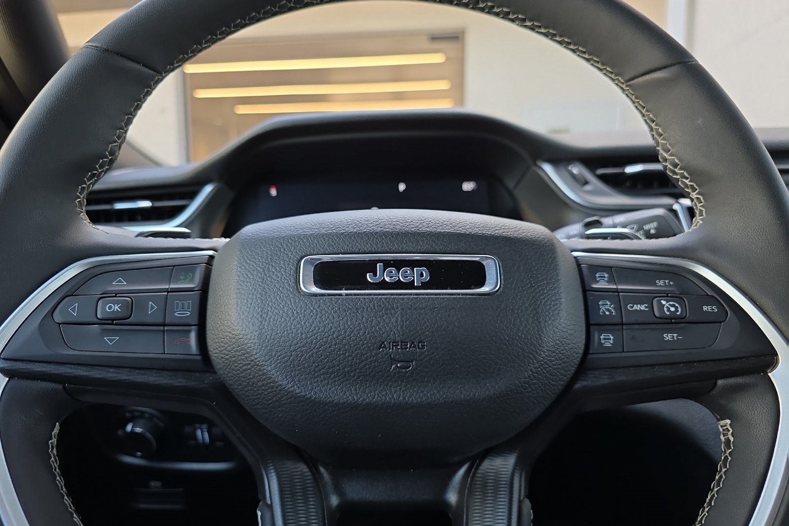 2024 Jeep Grand Cherokee Altitude photo 25