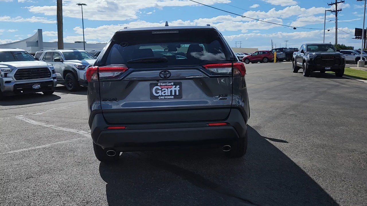 2025 Toyota RAV4 XLE photo 3