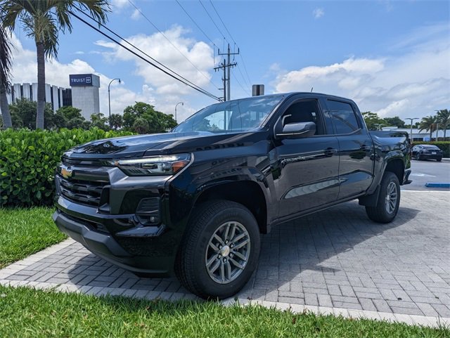 2025 Chevrolet Colorado Work Truck LT photo 4