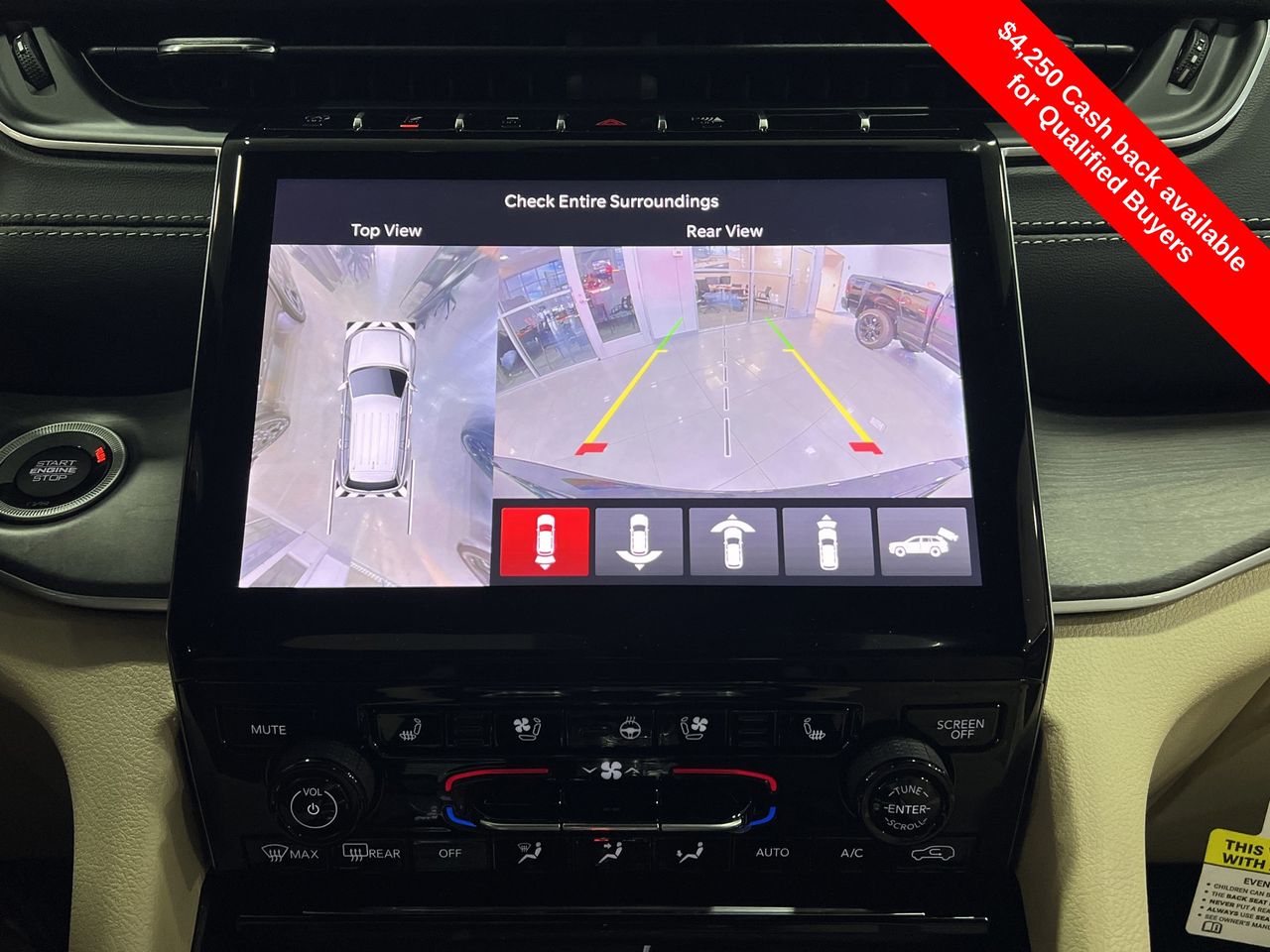 2025 Jeep Grand Cherokee Limited photo 3