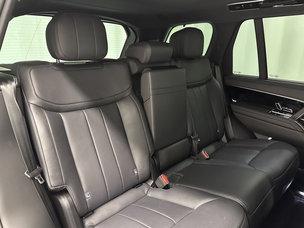 2023 Land Rover Range Rover SE photo 21