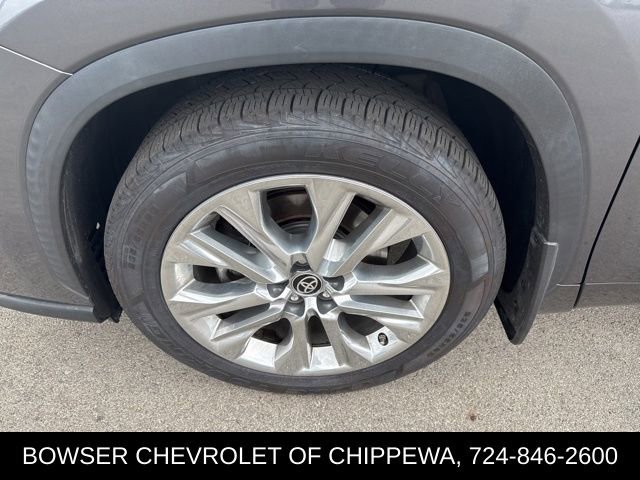 2021 Toyota Highlander Limited photo 2