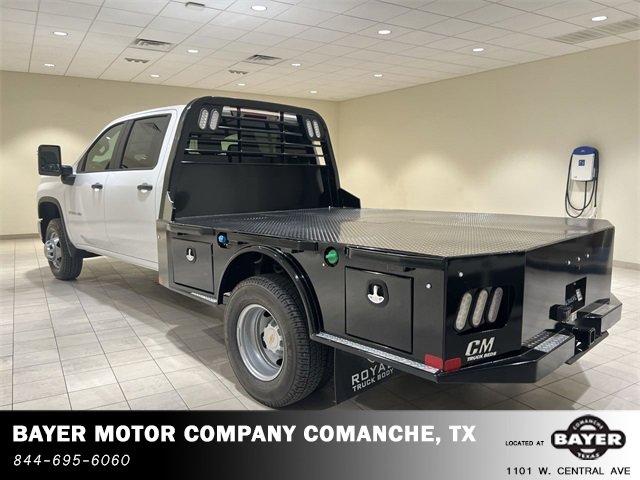 2025 Chevrolet Silverado 3500HD Work Truck photo 2