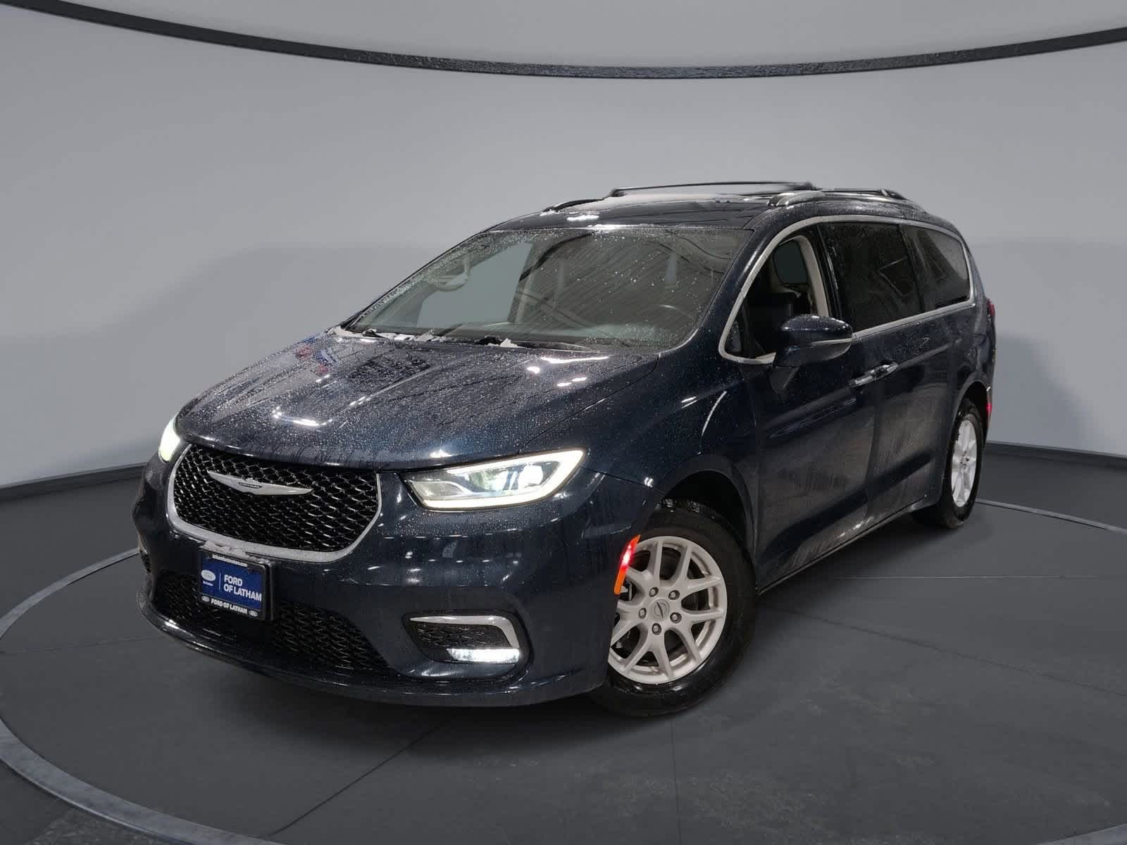 2021 Chrysler Pacifica Touring L's photo