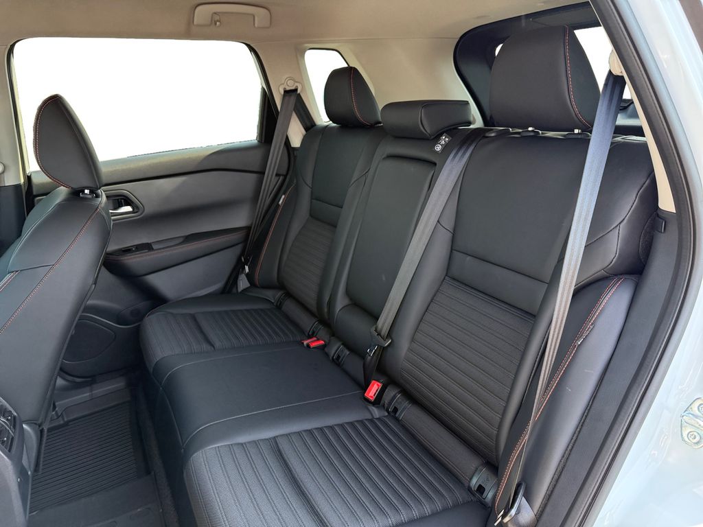 2026 Nissan Rogue SV photo 13