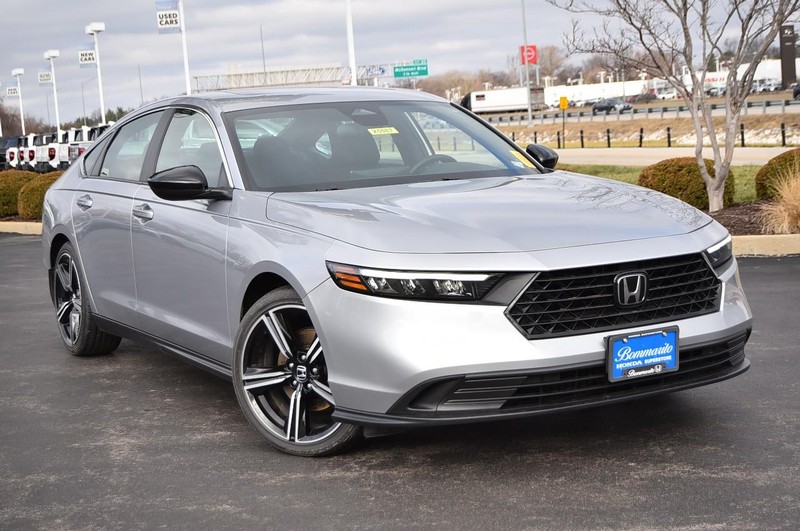 2023 Honda Accord Sport's photo