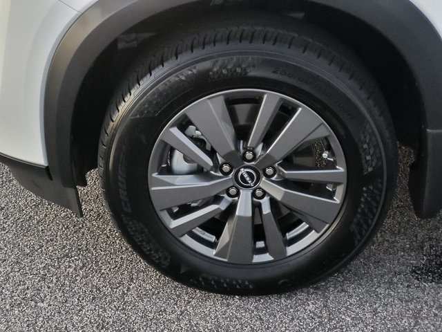 2025 Nissan Pathfinder SV photo 4