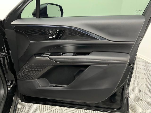 2024 Cadillac Lyriq Sport photo 37