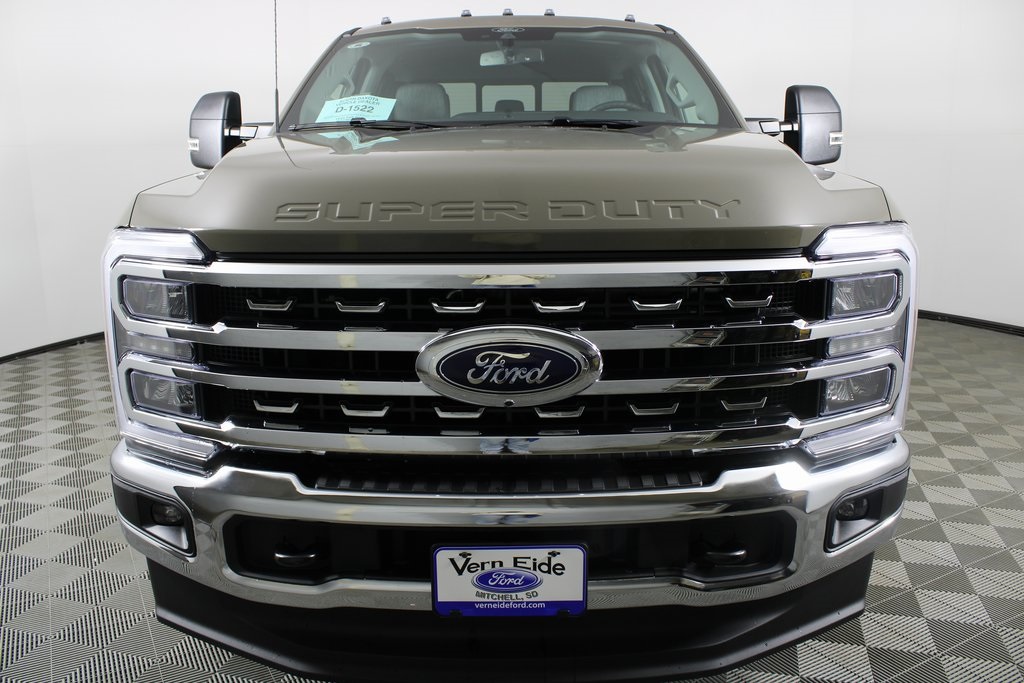 2026 Ford F-350 XLT photo 2